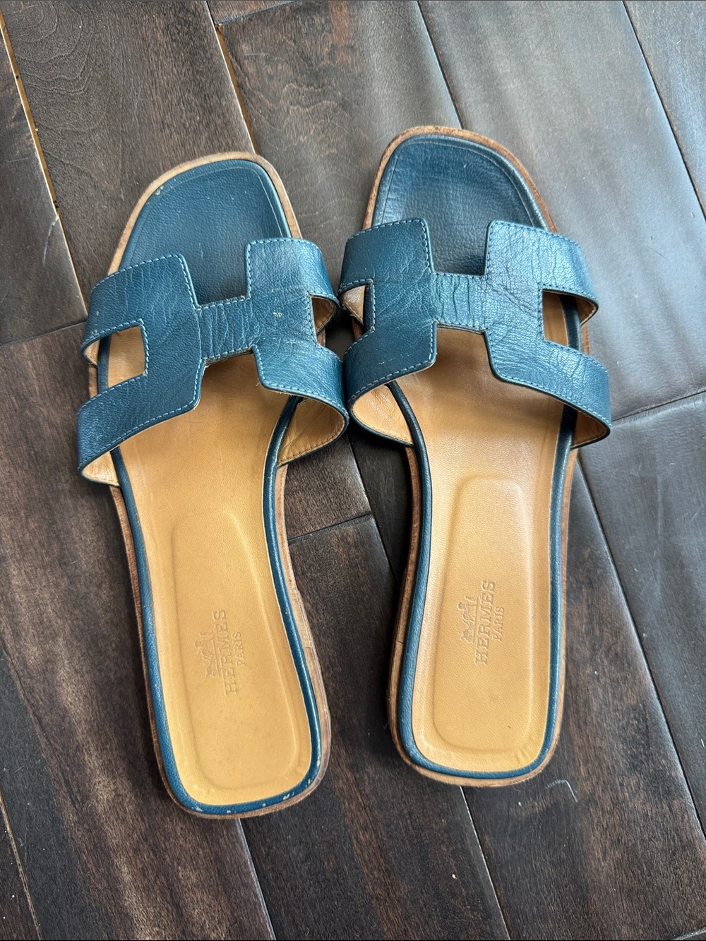Authentic Hermès Oran Sandals in beautiful blue leather（37.5）
